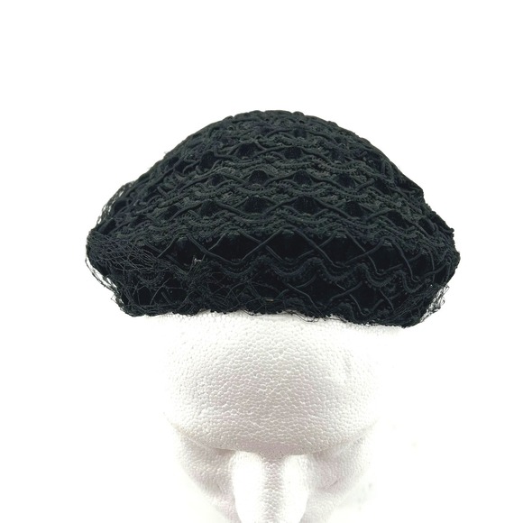 Vintage Black Lace Pillbox Hat Fascinator with Netting Veil Mid Century Style - Picture 8 of 8